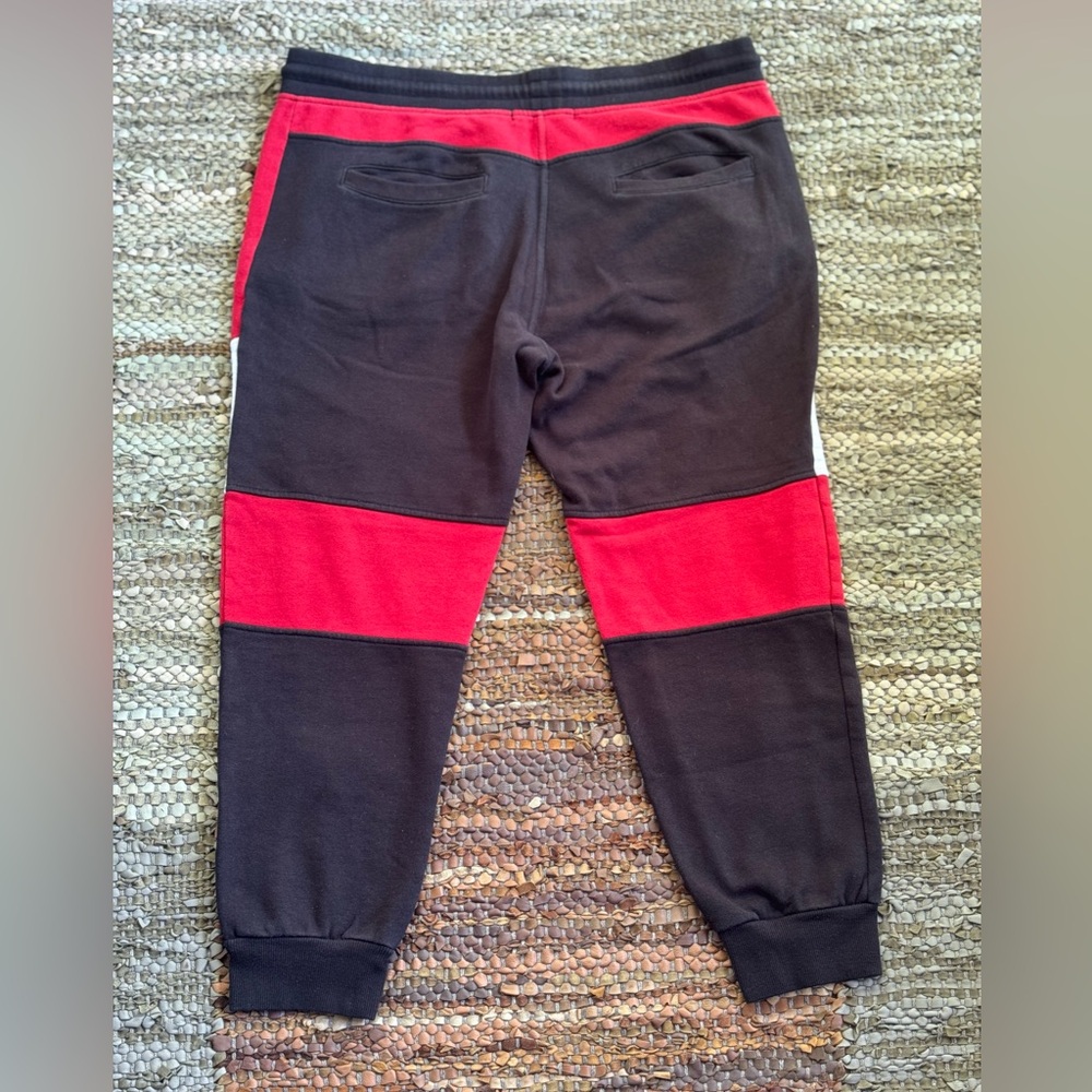 Guess Red and Black Colorblock Abstract Jogger Pants - Picture 9 of 10